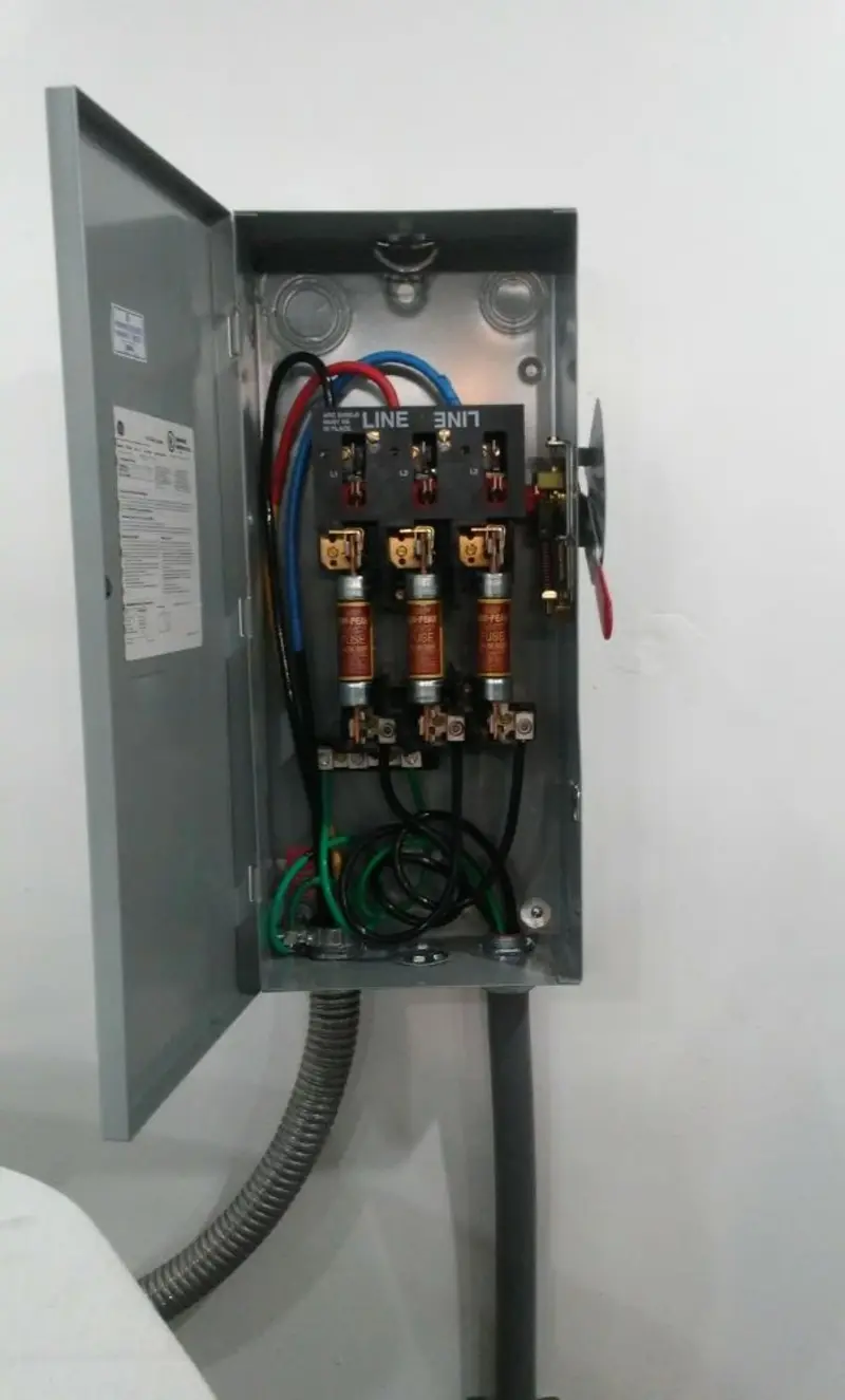 Three-phase disconnect switch installed for Electrical Wiring & Rewiring in Lockwood
